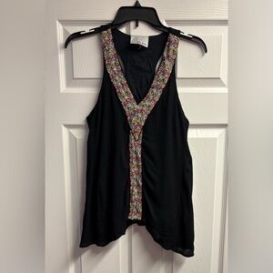 NWT Chloe Oliver “Gia” 2 Piece Set W/ Embroidery Size Small